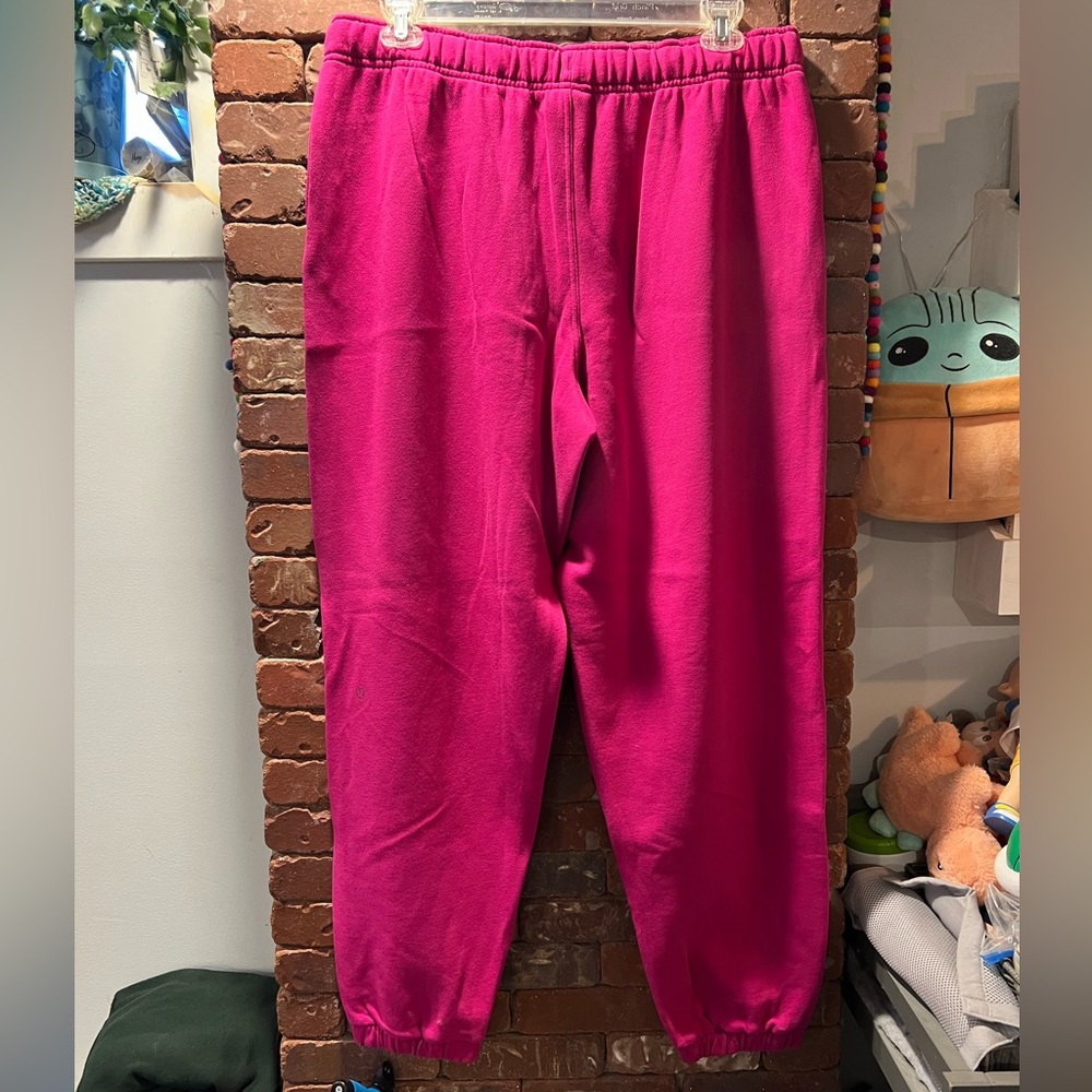 Lululemon Athletica Fuchsia Scuba Joggers